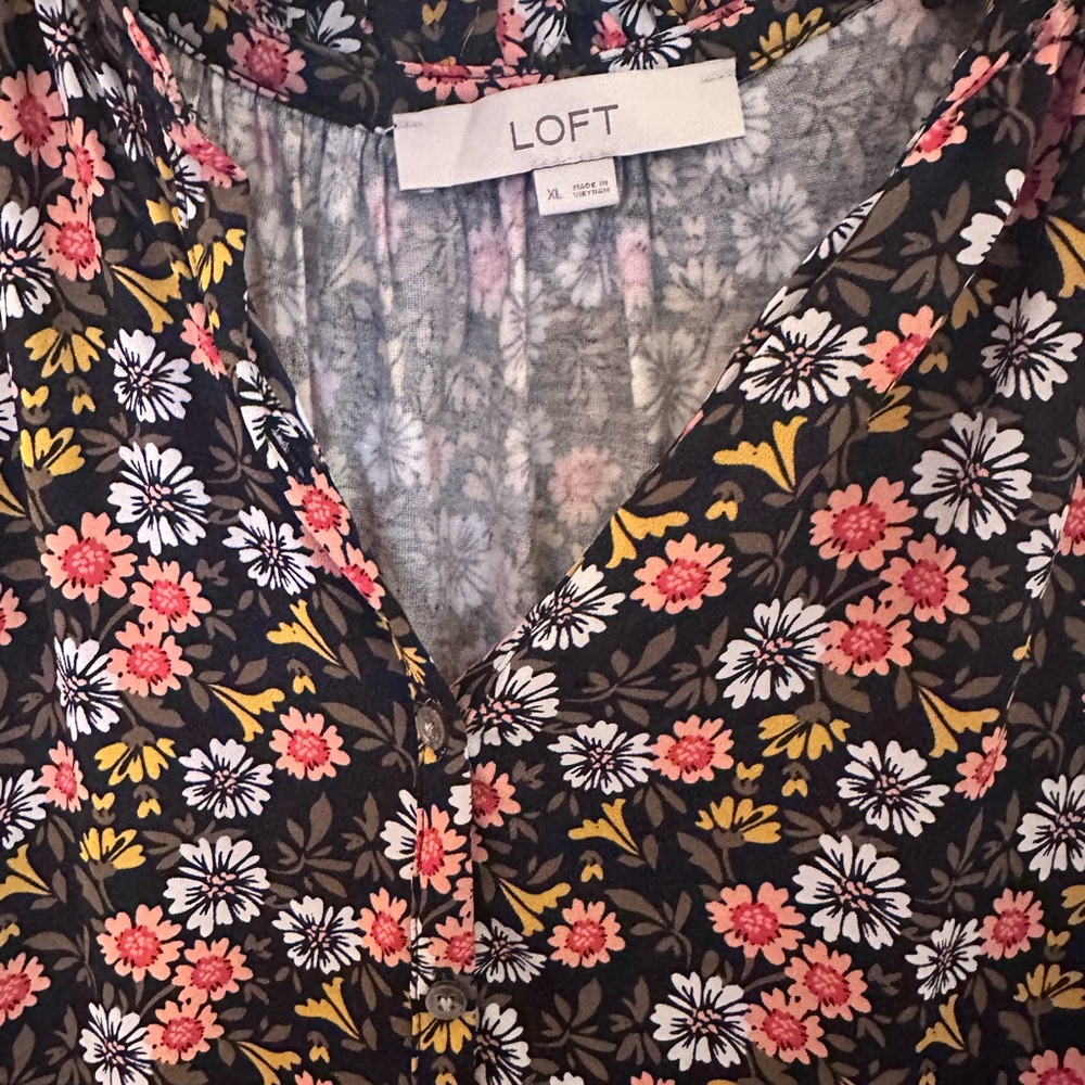 Blouse - Picture 2 of 3